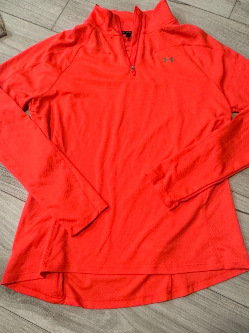 Semi fitted under armor pull over